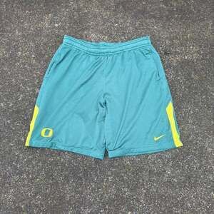 Nike Oregon Ducks Green Basketball Shorts — Men's Size M